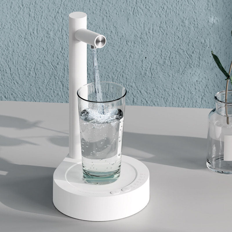voorbeeld van het gebruik van de automatische waterdispenser